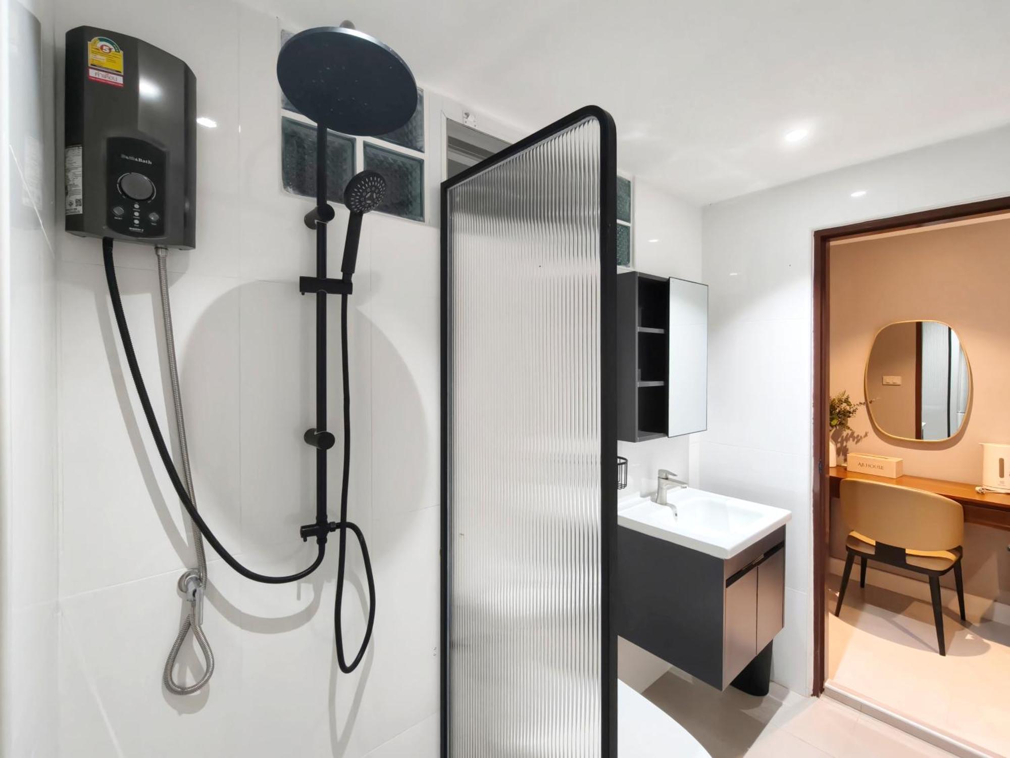 Ab House Aparthotel Банкок Екстериор снимка