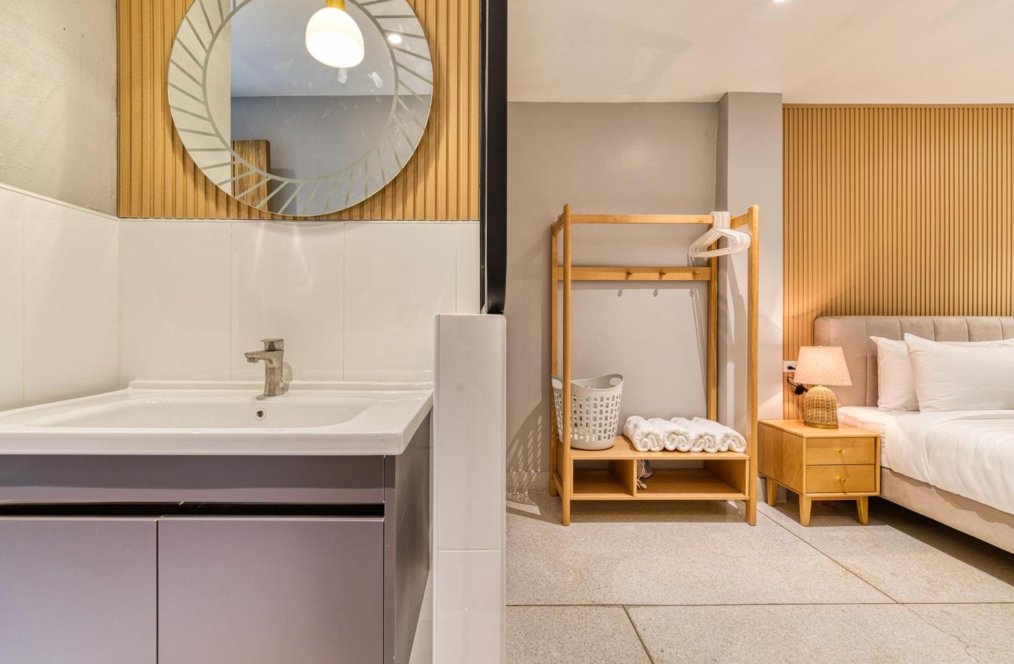 Ab House Aparthotel Банкок Екстериор снимка