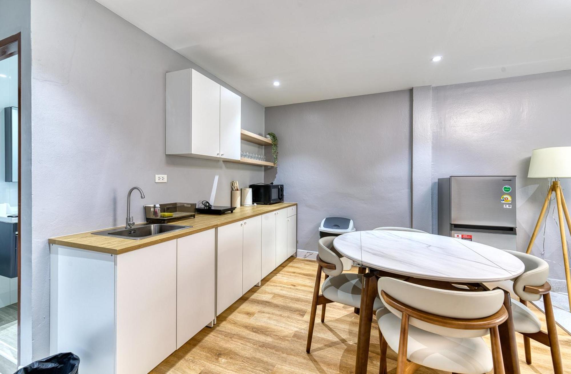 Ab House Aparthotel Банкок Екстериор снимка