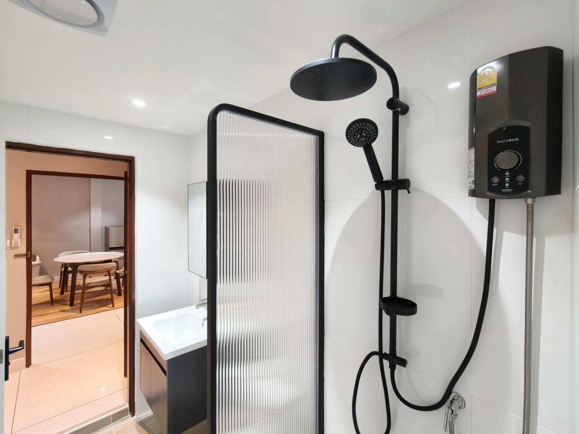 Ab House Aparthotel Банкок Екстериор снимка
